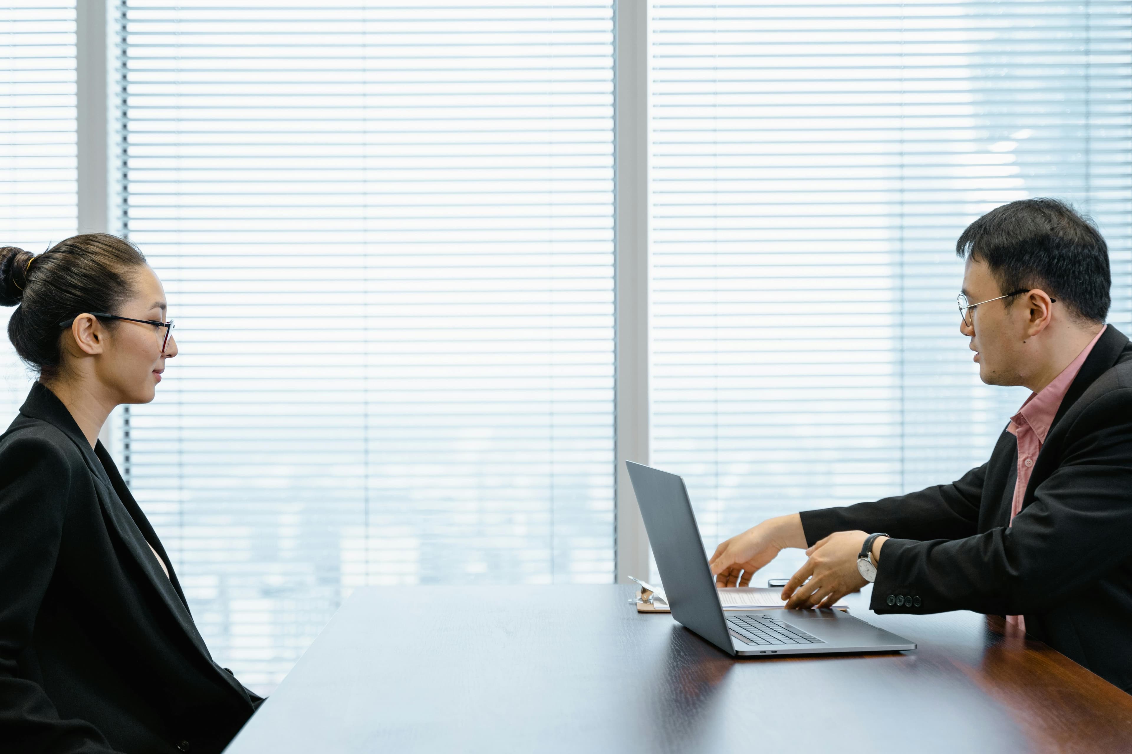 How to Prepare for HR Interviews (with real-life examples and answers)